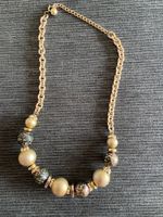 Elegante vintage Halskette mit goldenen Kugeln, Herbst Look