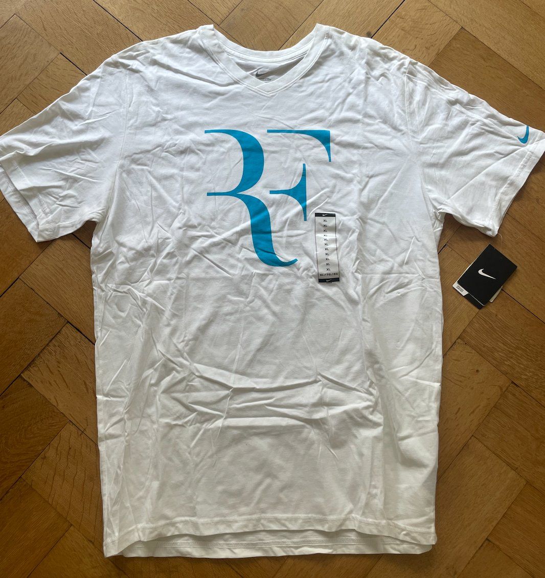 Nike T-Shirts: Nike RF T-Shirt – Neu (gemäss Beschreibung) aus Zürich von rob_z62d