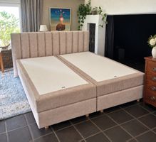 Boxspringbett Diana 200x200 cm – neuwertig, mit Zubehör