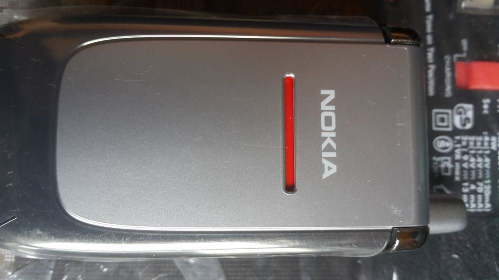Telefono movil Nokia 6060 de segunda mano por 25 EUR en Sant Boi de