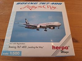 Herpa Wings Boeing 767-400 Leading the way 1:500 
