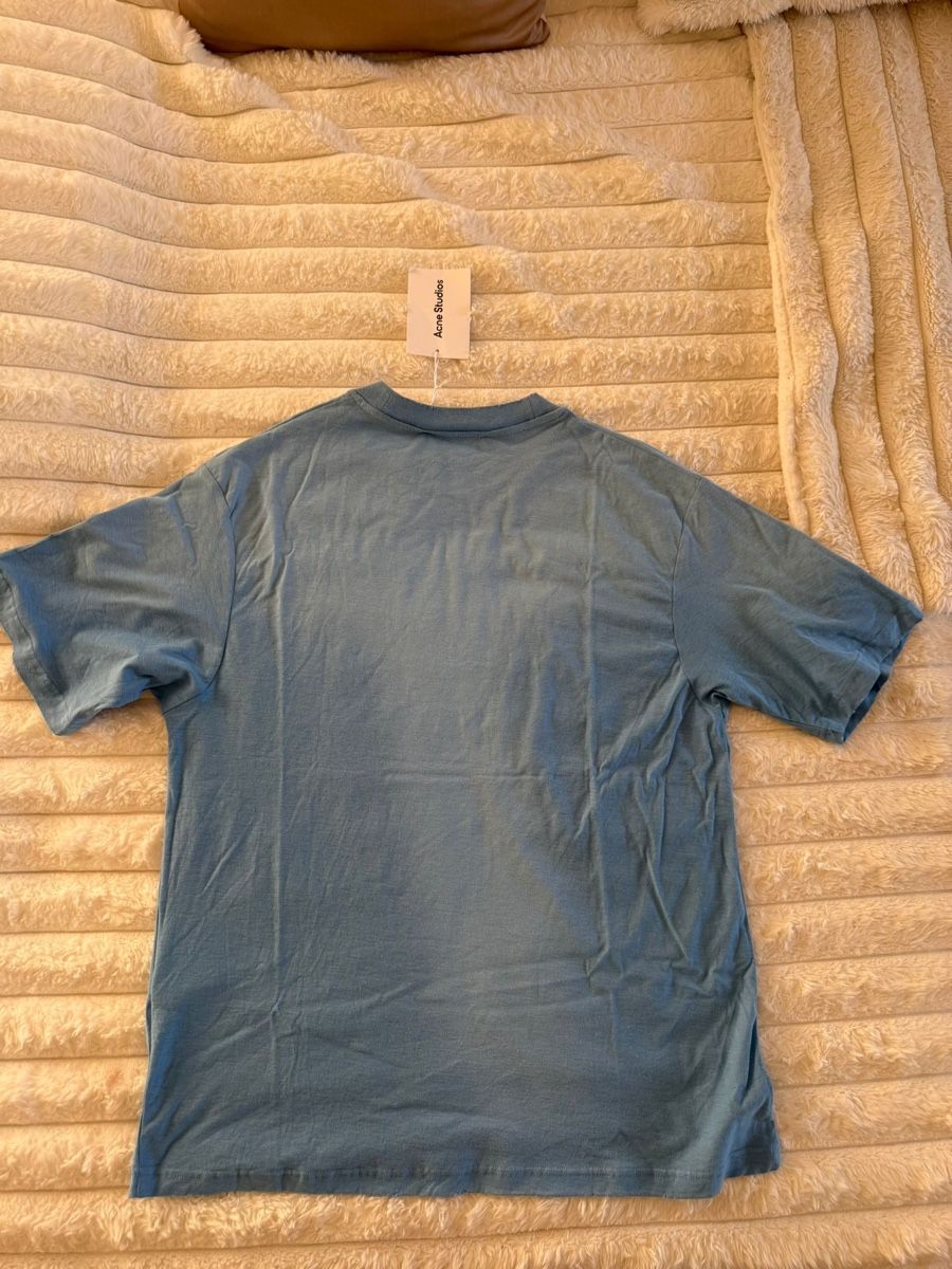 Acne Studios T-shirt: Acne Studios Tshirt Babyblau – Nuovo (secondo la descrizione) da Lachen SZ venduto da mima41 1