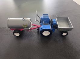 Kleiner Playmobil Traktor mit Anhänger