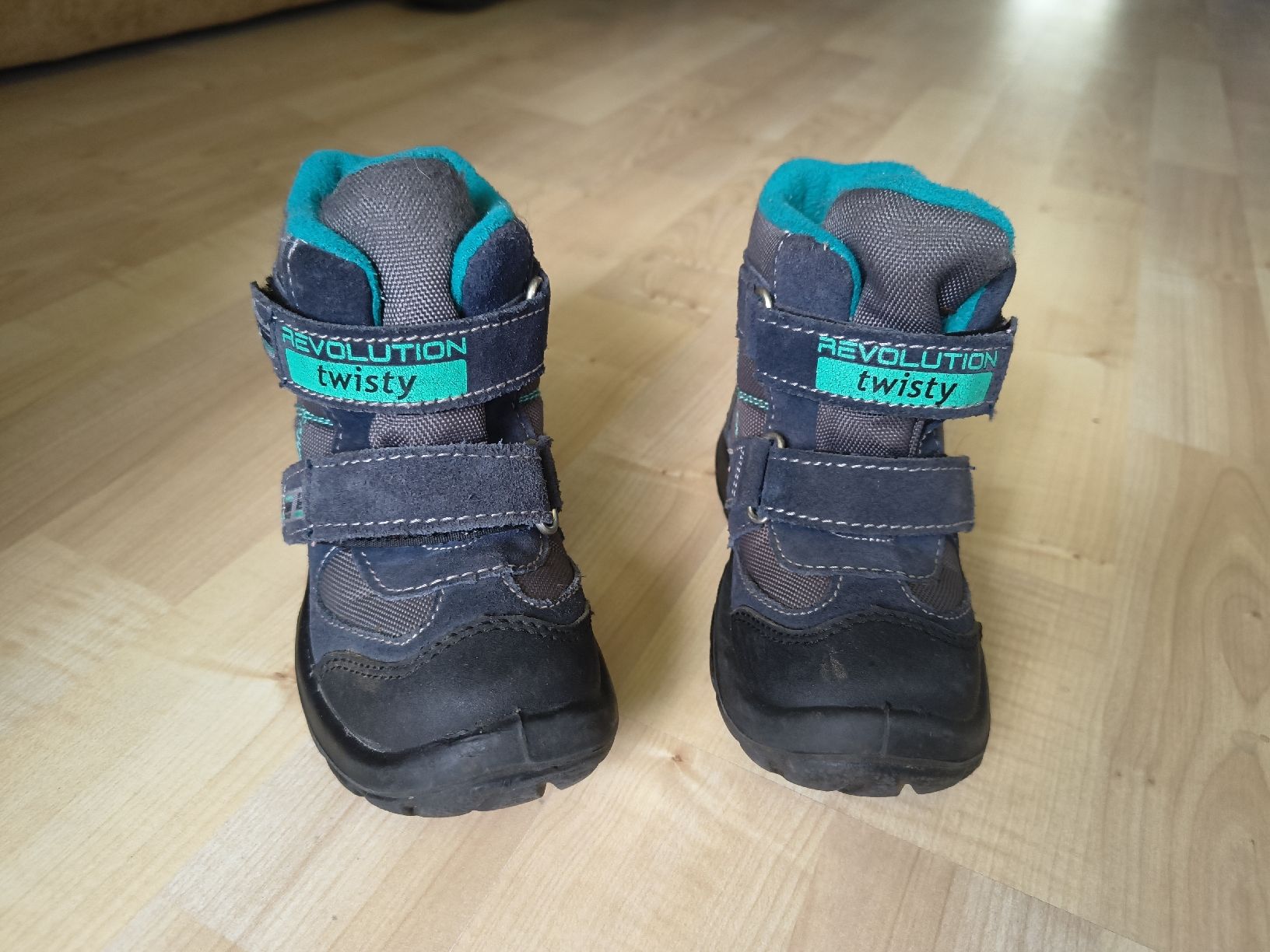Scarpe per ragazzi: Winter Schuhe Grösse 24 – Usato da Thun venduto da man_fg9v