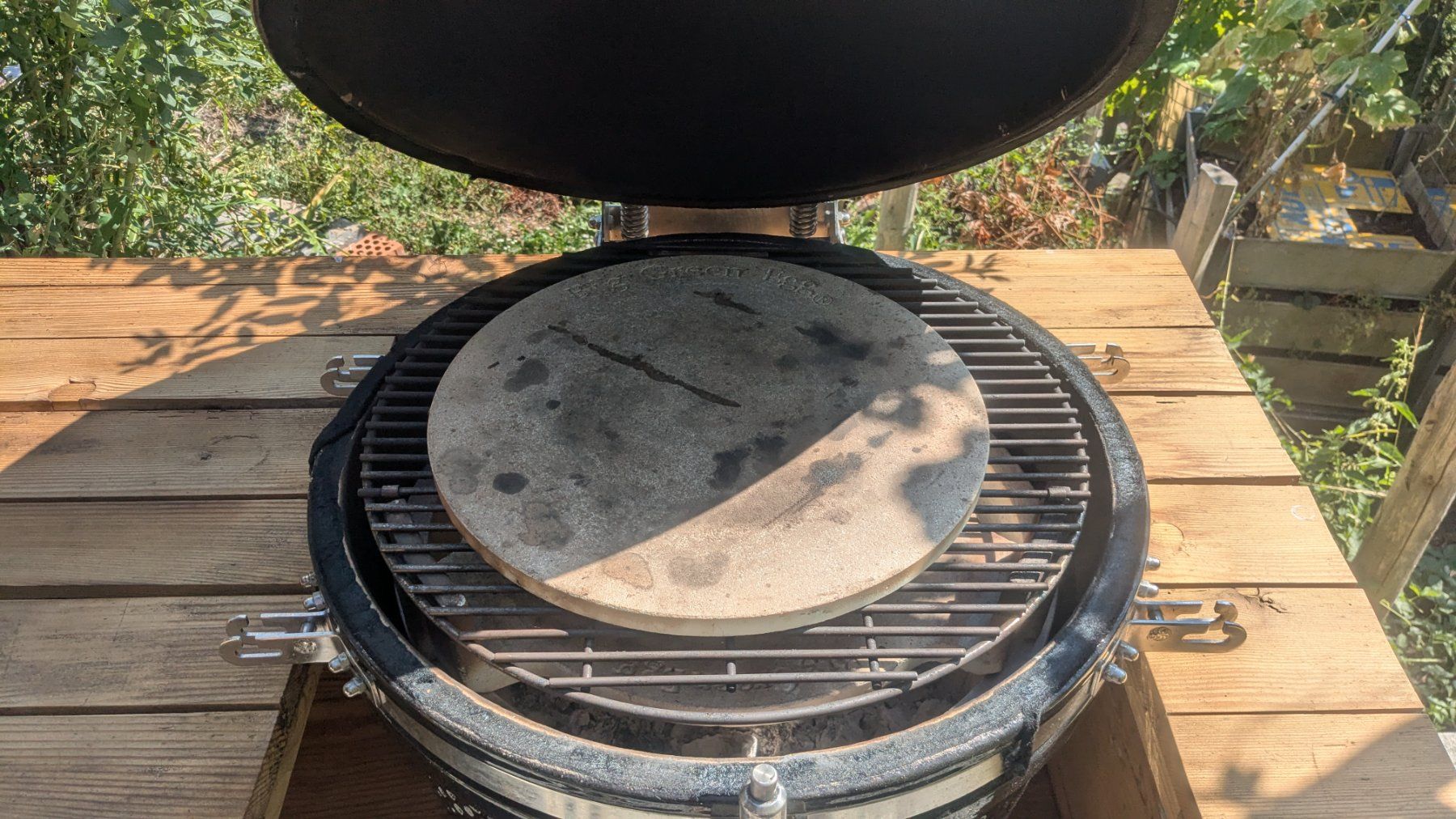 Grills: Keramik Grill L 46cm mit Tisch – Gebraucht aus Langnau im Emmental von Jurg01 2