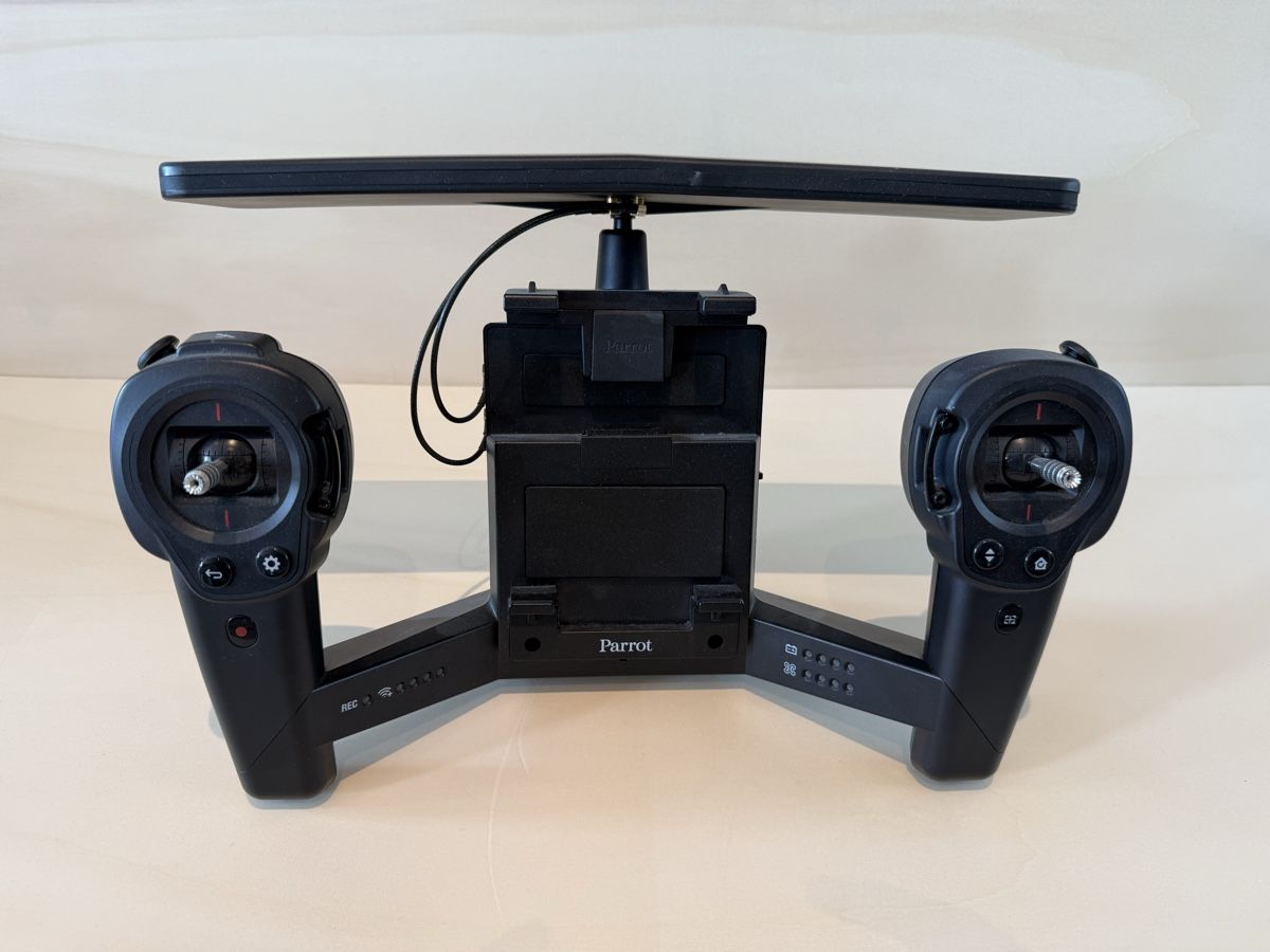 Telecomandi: Parrot Skycontroller 2 + batterie Bebop 2 + chargeur – Difettoso da Evilard venduto da Adrien___2 1