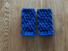 Handgestrickte Pulswärmer Amedisli Blau mit Silberfaden