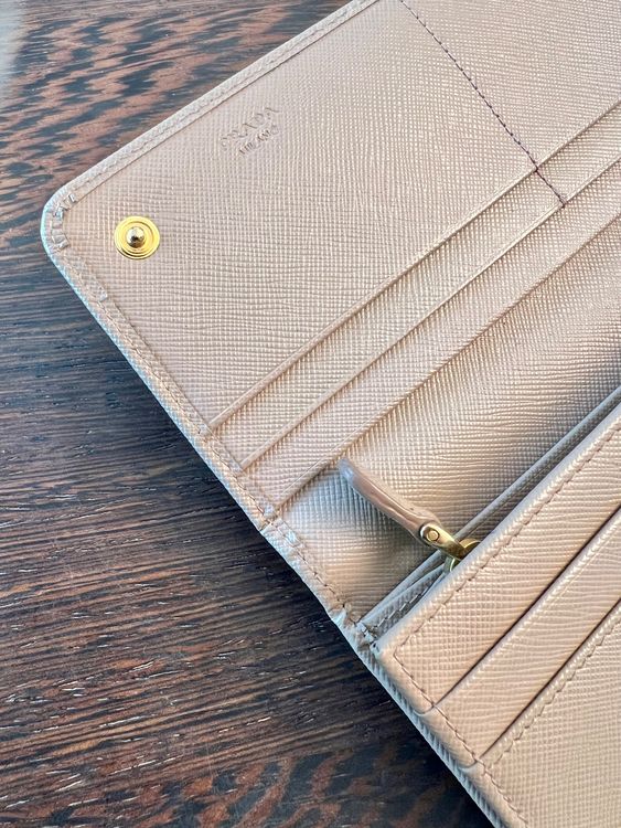 Prada Portamonete: PRADA Milano Saffiano Leather Wallet – Usato da Steffisburg venduto da Tornado107 4