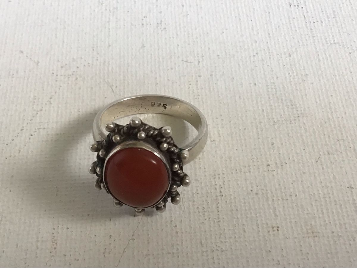 Anelli: Antiker Silberring mitbraunem Cabochon Stein – Usato da St. Gallen venduto da Goldlilly