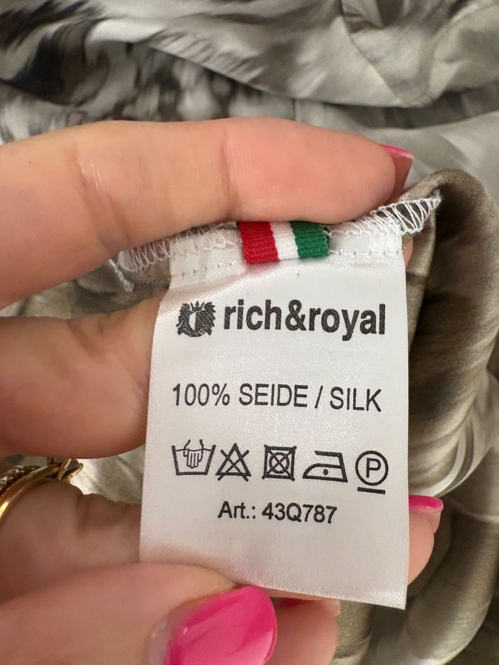 Rich & Royal Blusen: Rich & Royal Seidenbluse Batik grau creme 36 – Neu (gemäss Beschreibung) aus Regensdorf von secondchancefashion 5