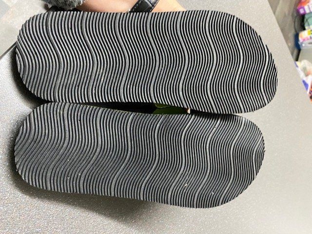 Scarpe per ragazzi: Flip Flops Grösse 33 neuwertig – Usato da Emmen venduto da Aribini 1