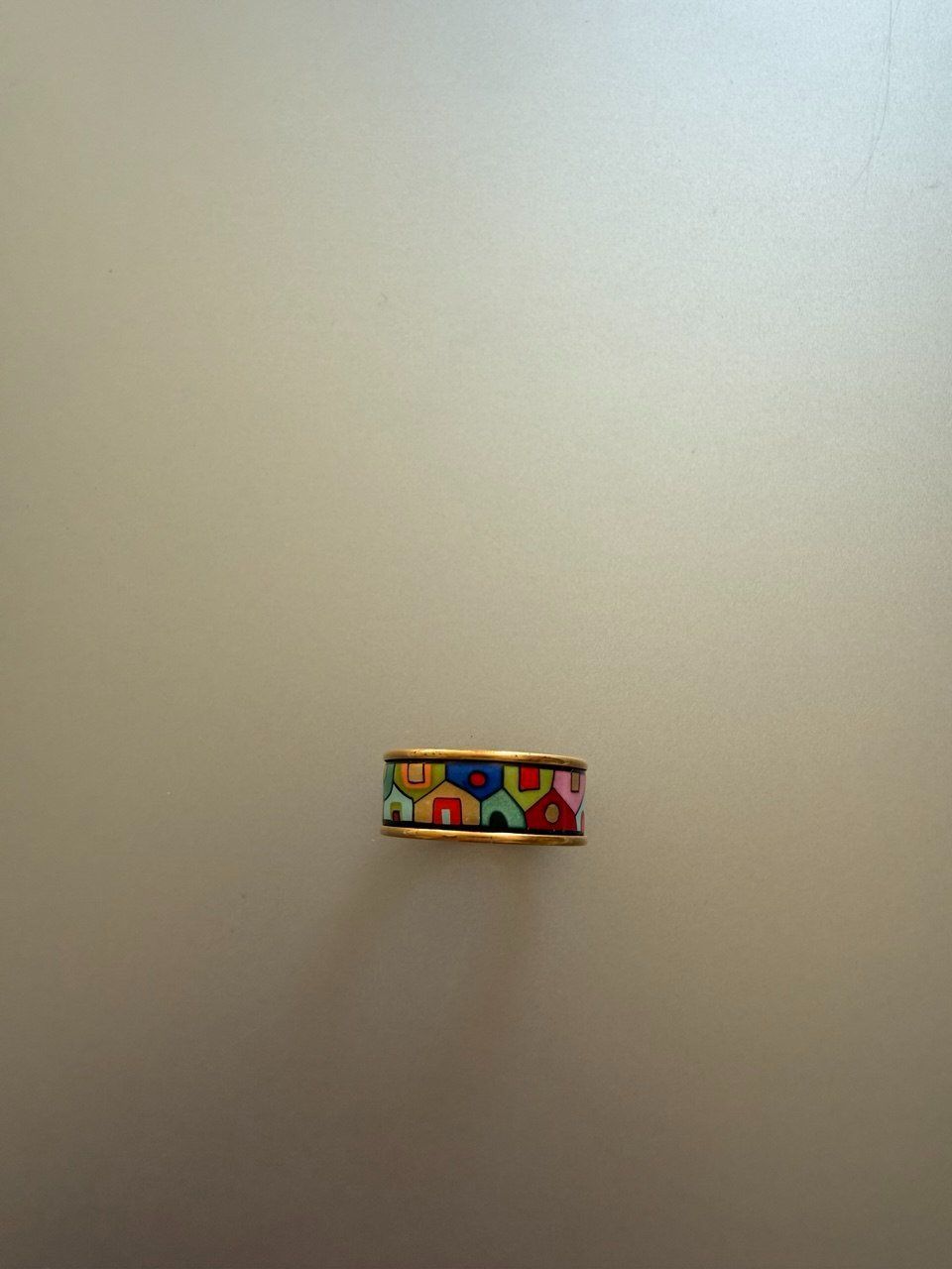 Freywille Anelli: FREYWILLE "Hommage à Hundertwasser" fire-enamel band ring – Usato da Zürich venduto da futurmutur