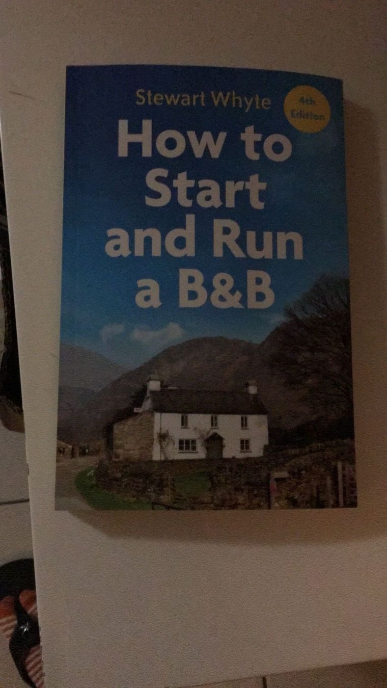 Libri: Buch- how to start and run a B&B – Usato da Biel/Bienne venduto da Bolagol9
