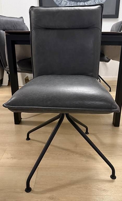 Livique Sedie: 4x Drehbare Leder-Esszimmerstühle – Usato da Frick venduto da Xhajo