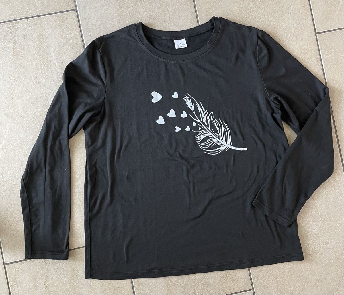 Maglioni & Felpe: Feder-Herz Langarmshirt Gr. L schwarz mit Print – Nuovo (secondo la descrizione) da Kaltbrunn venduto da pooc1975