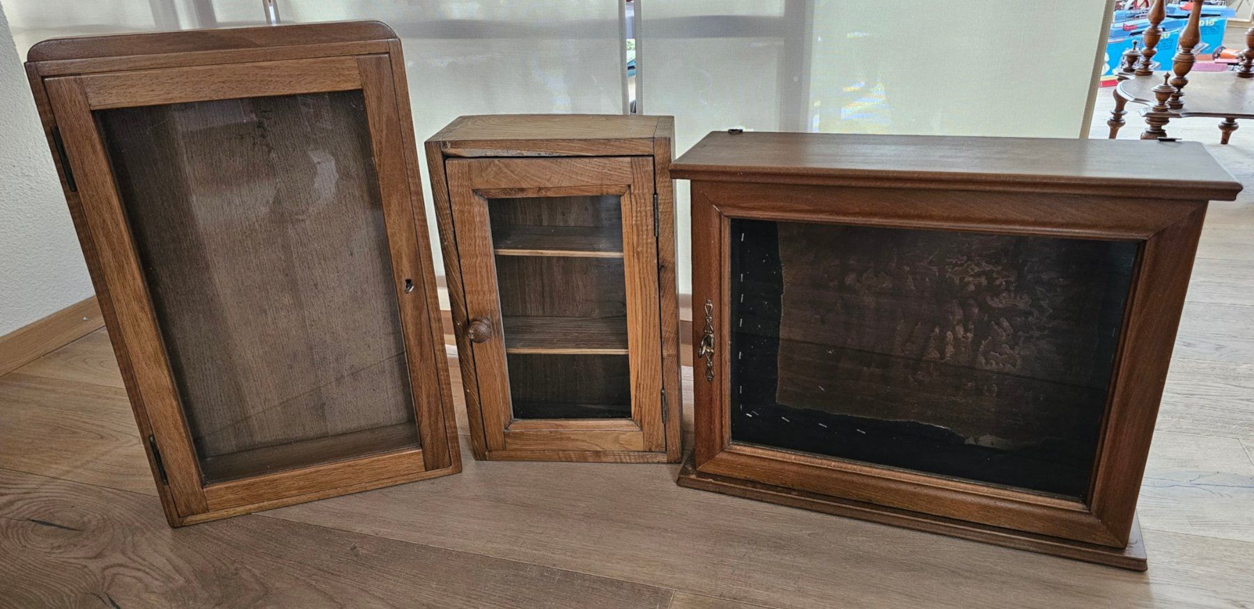 Armadi: kleine alte Wandkästchen oder Apothekerkästchen – Usato da Walenstadt venduto da pedroju-1