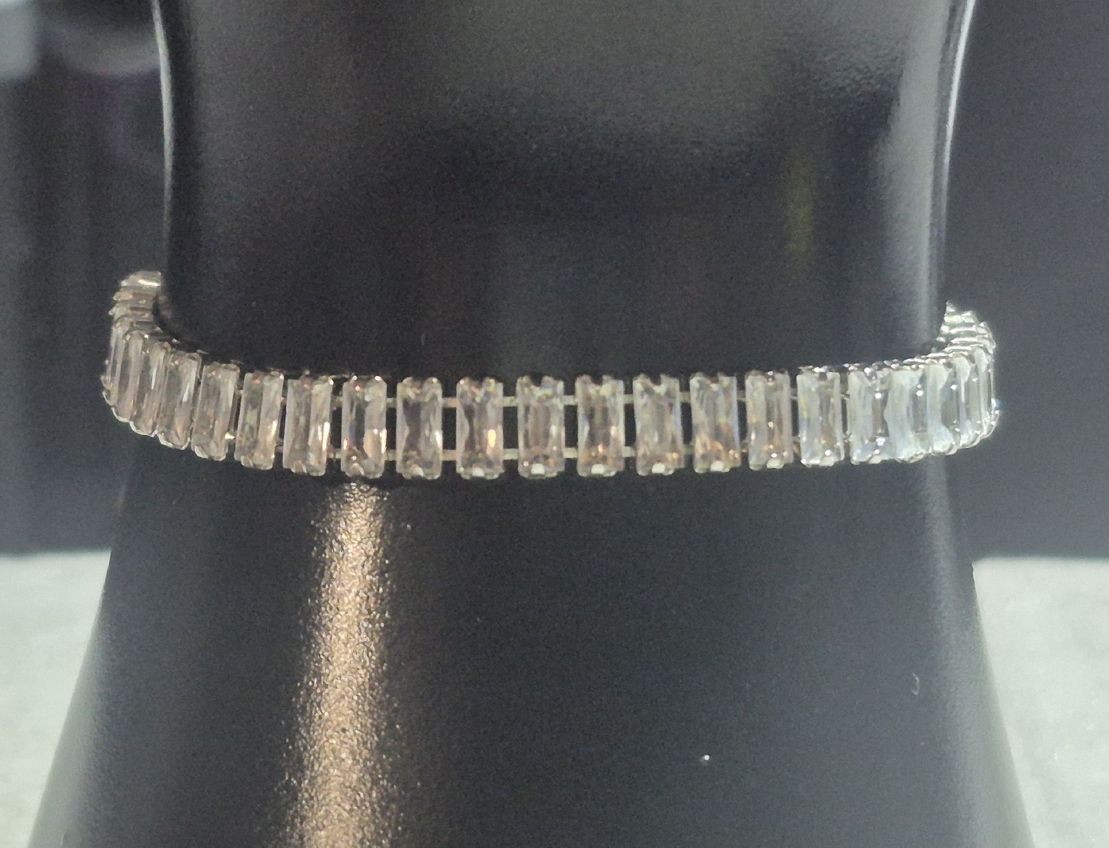 Bracciali & Braccialetti: Bracciale donna zirconi rettangolari regolabile argento – Nuovo (secondo la descrizione) da Giubiasco venduto da Stefaniav