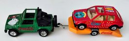 Coca-Cola Jeep mit Auto auf Anhänger (09)