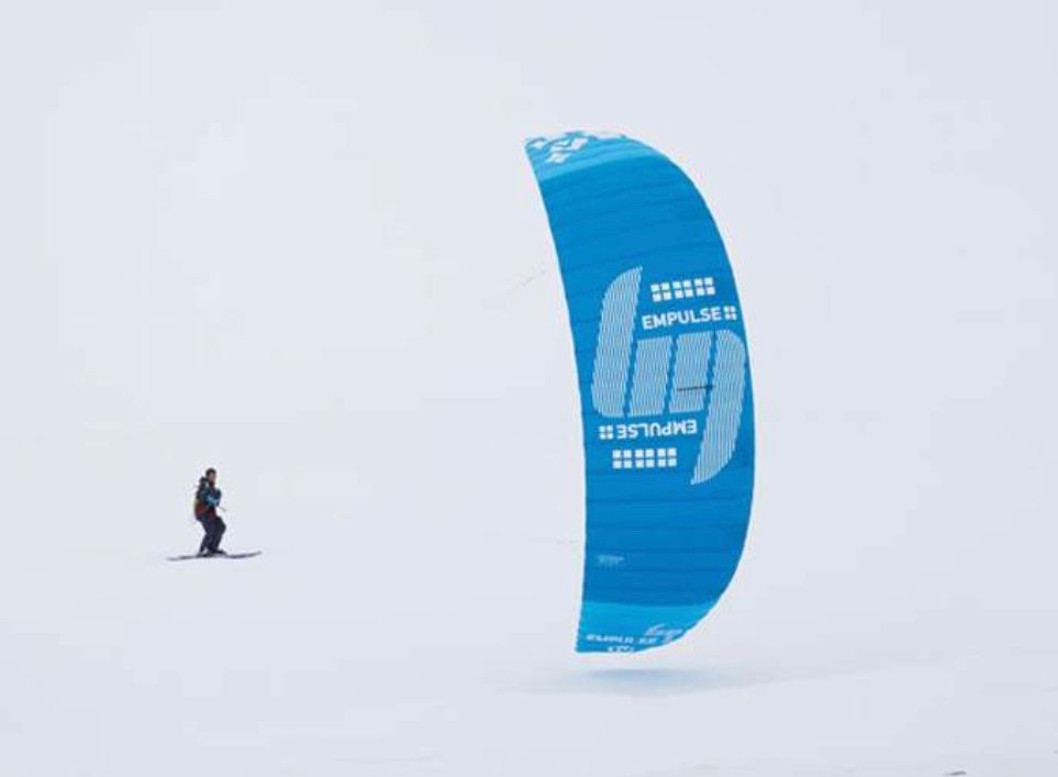 Aquilone: Hq4 Foilkite Hybridmatte Snowkite – Usato da Römerswil LU venduto da Ivo771 4