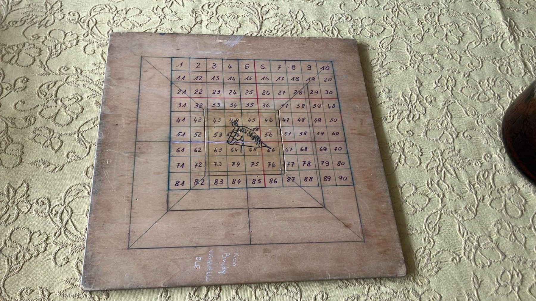 Giochi: Scacchiera artigianale con scacchi in plastica – Usato da Melano venduto da H-Sara 2