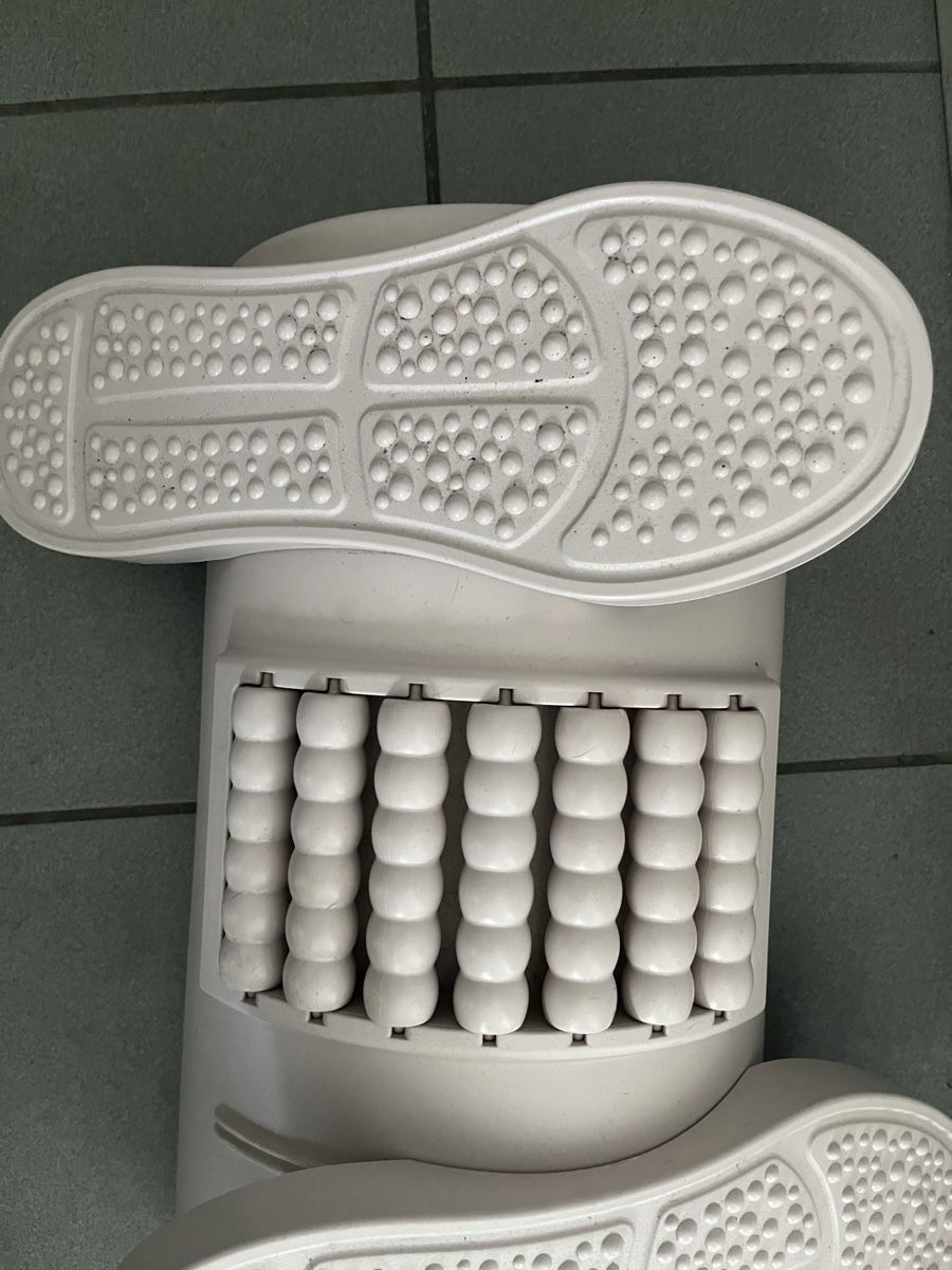 Dispositivi per massaggi: Massaggiatore per piedi ufficio – Usato da Chiasso venduto da fairy81 1