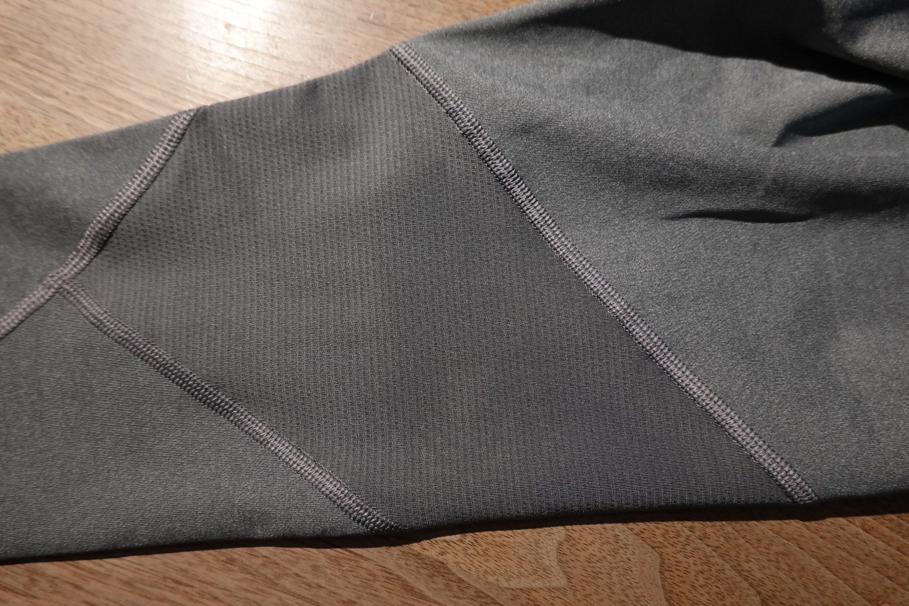 Adidas Leggings: Adidas Sporthose S 3/4 grau – Usato da Hausen AG venduto da nordost 3