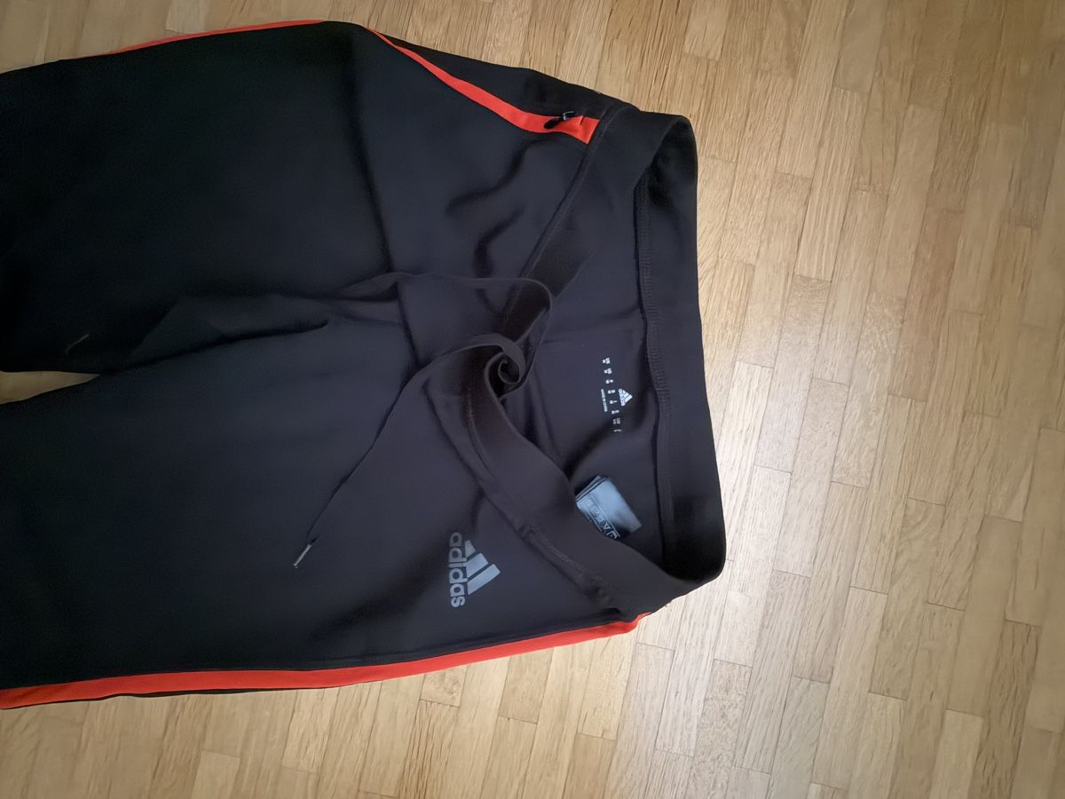 Adidas Hosen: Adidas Runninghose, Grösse M – Gebraucht aus Ittigen von mrv_jjl9 2