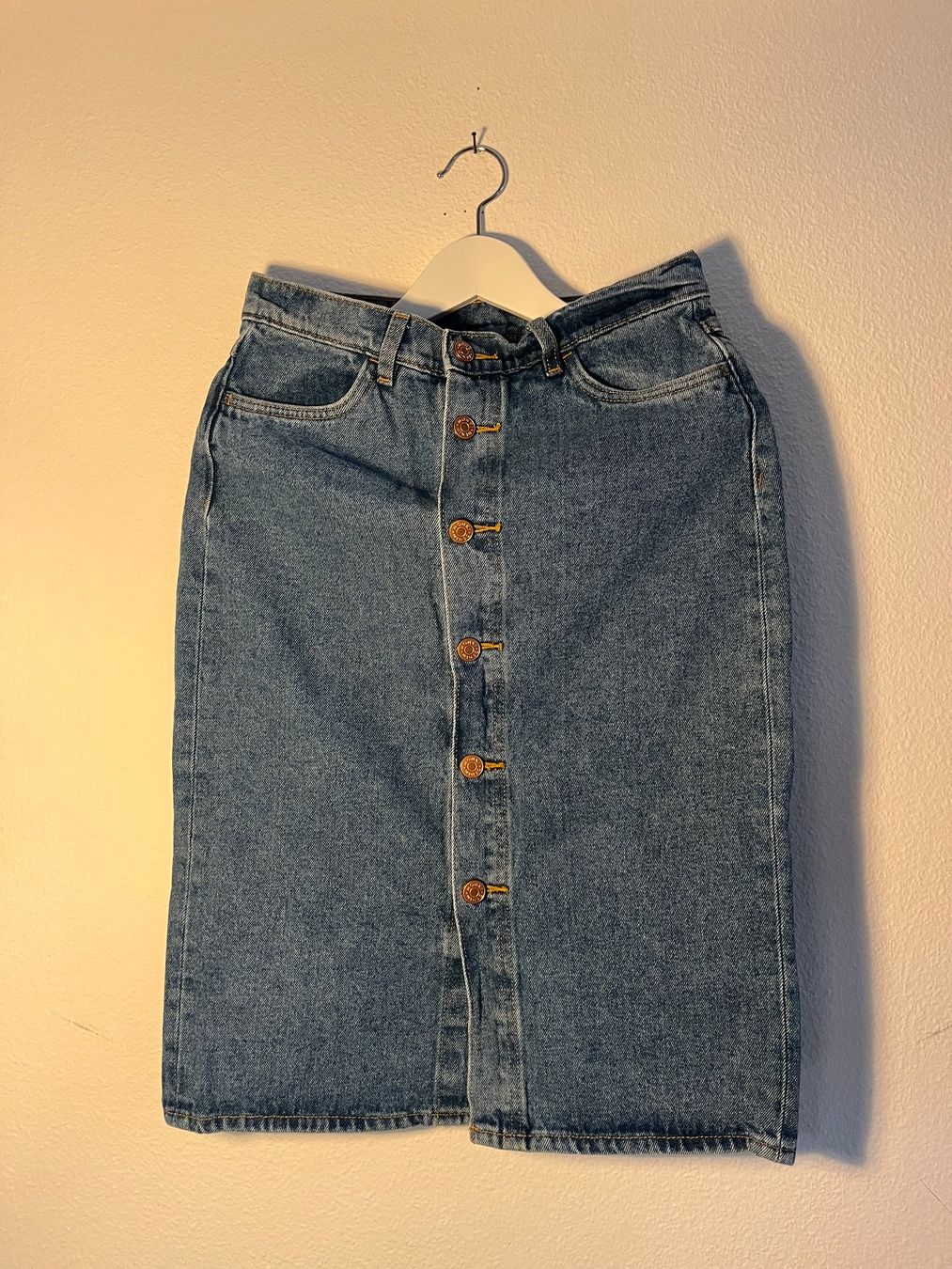 Monki Gonne: Jeansrock – Nuovo (secondo la descrizione) da basel venduto da twicebutnice0