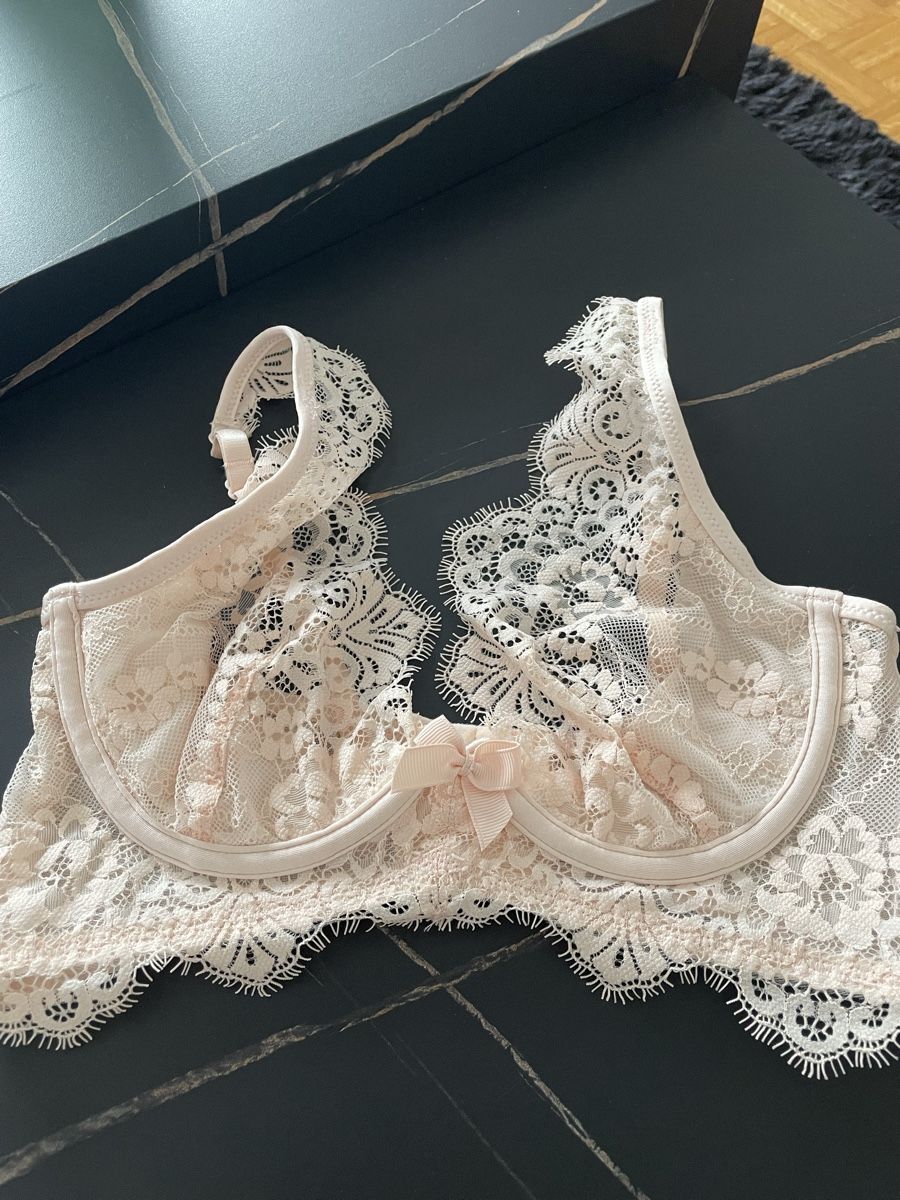 Autres dessous: Spitzenunterwäsche  – D'occasion à Zürich par car_26mh