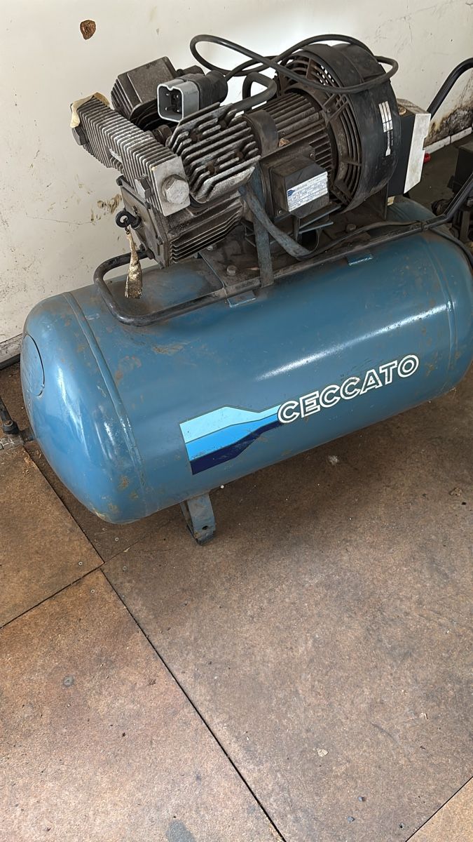 Compressori: Kompressor  Ceccato IT Druckluft  Werkstatt – Difettoso da Dietschwil venduto da Weasel44