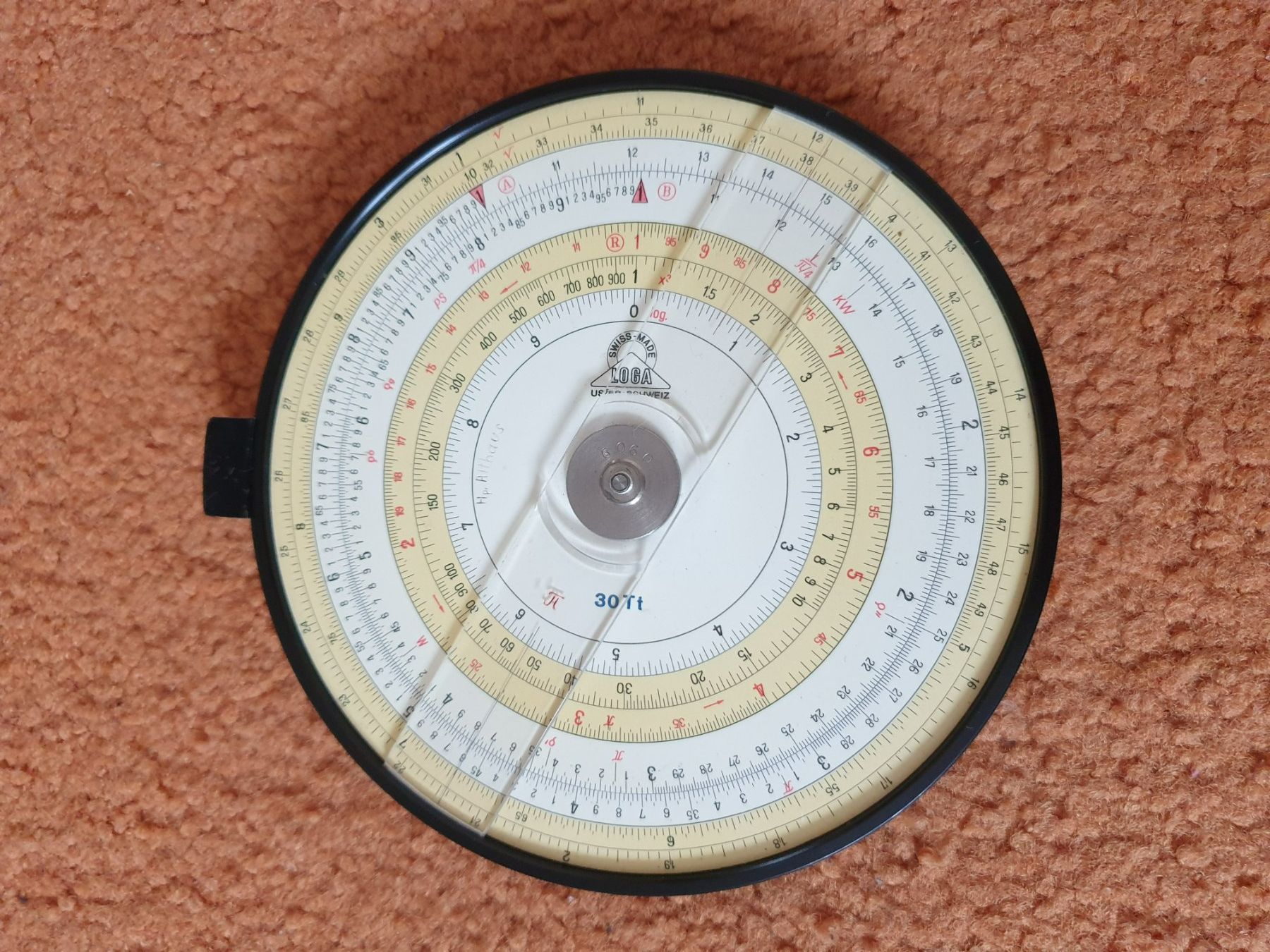 Calculatrices: Rechenschieber rund LOGA Durchmesser 12,5 ohne Schieber – D'occasion à Mörschwil par spirspi 2