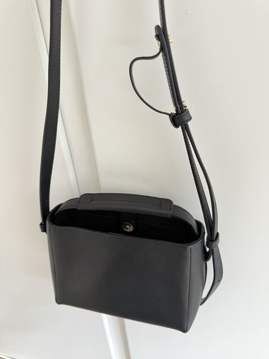 Borse da donna: Kleine SchulterTasche - Flattererd – Nuovo e nell'imballaggio originale da Zürich venduto da jul_5t9s 1