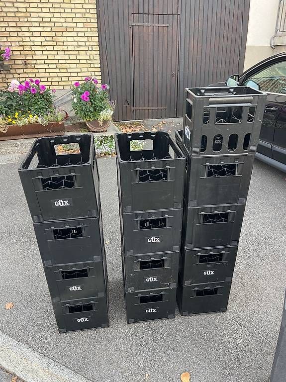 Wein- & Bierkisten: 24er-Harrassen à 0.33l – Gebraucht aus Zürich von riccolol