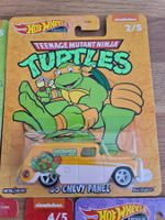 HW Premium Mutant Ninja Turtles TMNT 2022 55 Chevy Panel 2/5