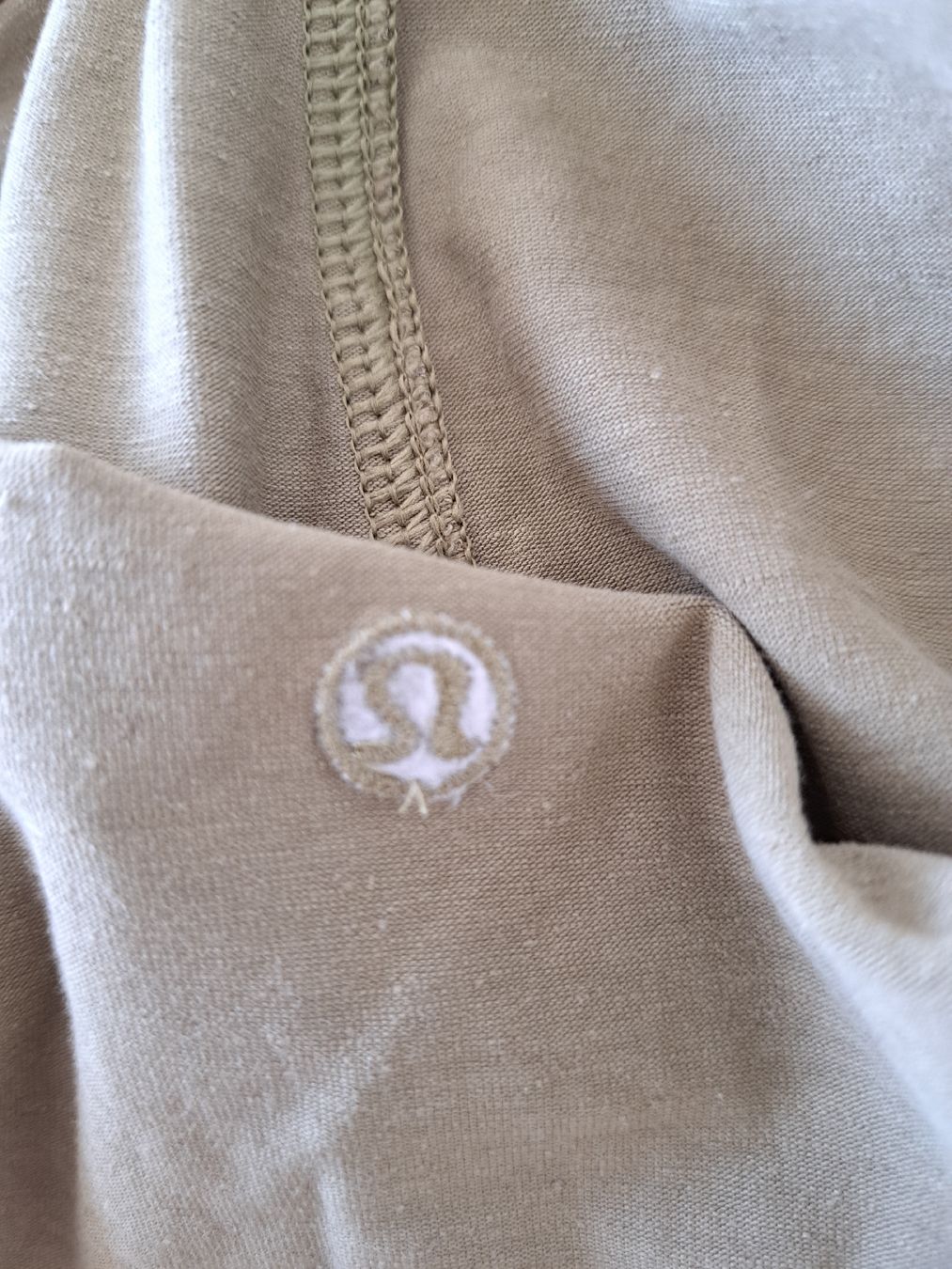 Robes: Lululemon Kleid – D'occasion à Thalwil par sternenstaub369 2