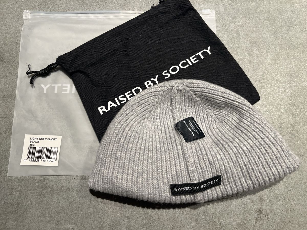 Copricapi, berretti & cappellini: Raised By Society Beanie, New, Light Grey – Nuovo e nell'imballaggio originale da Zollikerberg venduto da mrj02 2