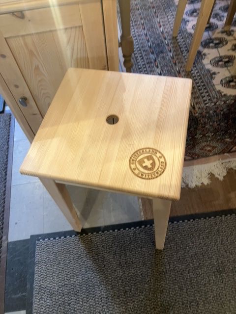 Sgabelli: Taburettli gross Swiss Made – Nuovo e nell'imballaggio originale da Erlenbach im Simmental! venduto da Simmentaler-Perlen 8