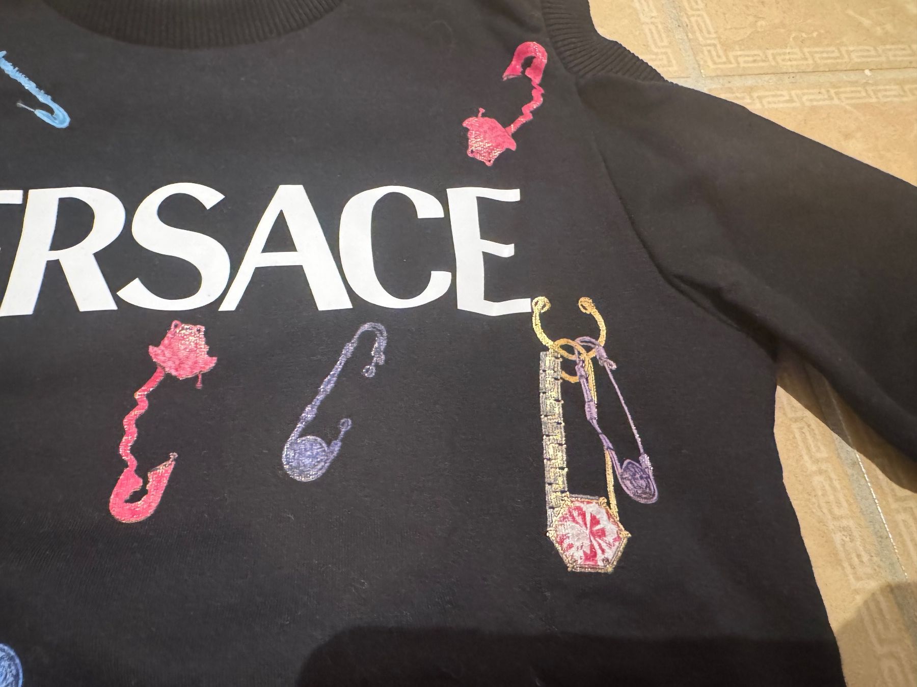 Maglioni & Felpe: Versace neuer coolster Pulli, 6J 116 NP 210 Fr – Nuovo e nell'imballaggio originale da Klingnau venduto da Markus14 2