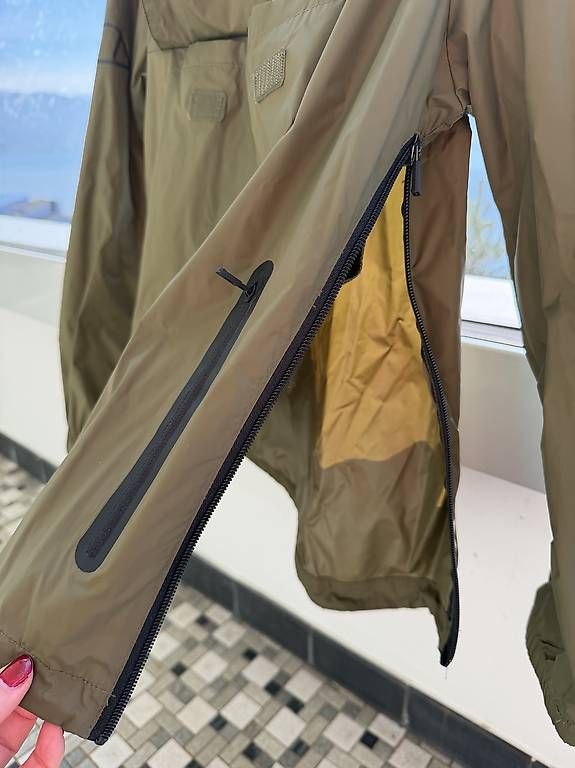 Ellesse Giacche: Ellesse Damen Windbreaker Size S – Usato da Unterägeri venduto da jan_ct29 3