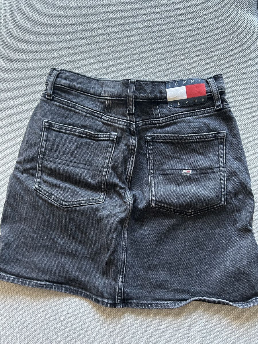 Tommy Hilfiger Jupes: Jupe Hilfiger – D'occasion à Muraz (Collombey) par Jul_ff 1