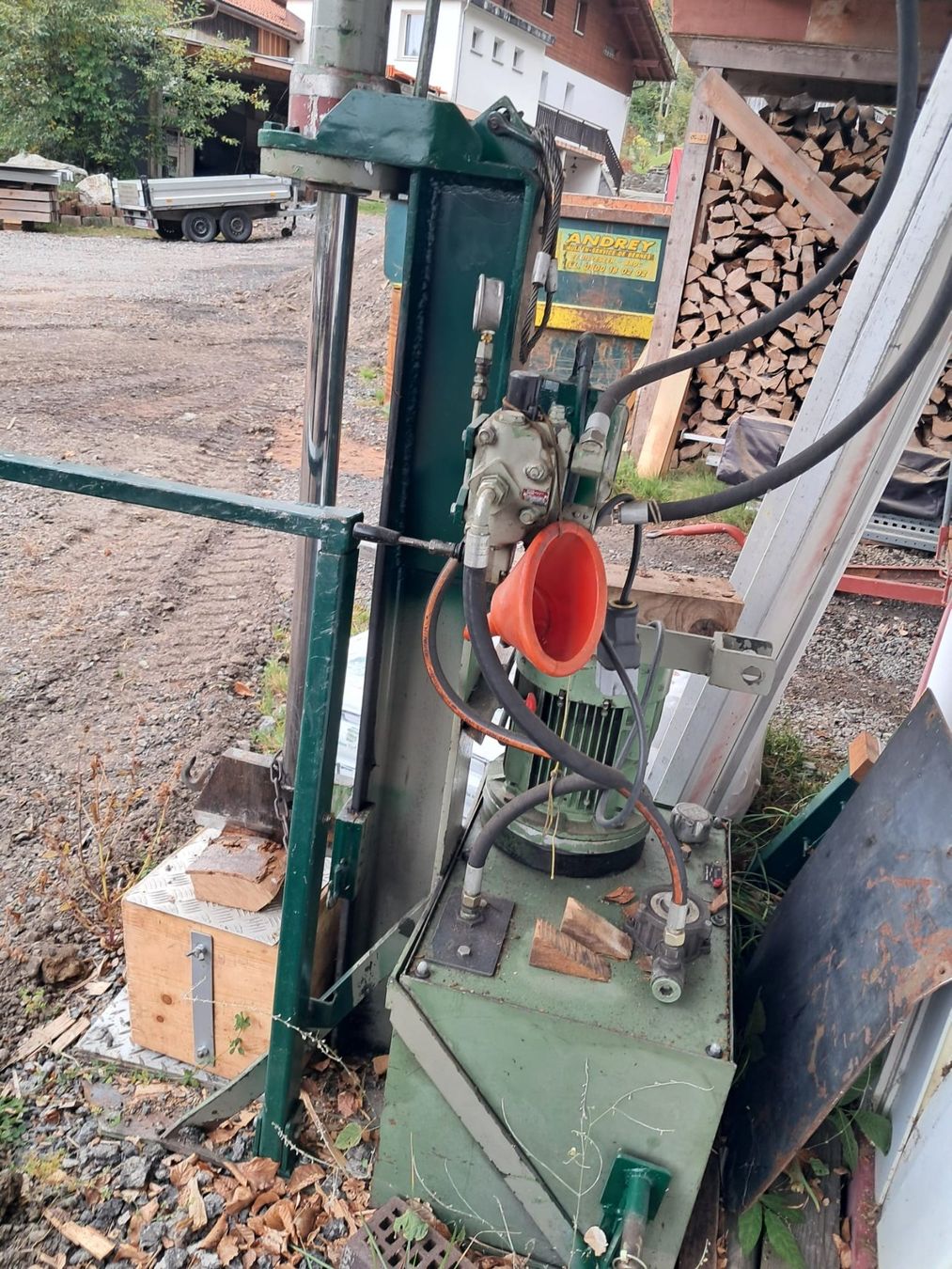 Tutte le macchine: Holzspaltmaschine – Usato da La Roche FR venduto da silvie59 4