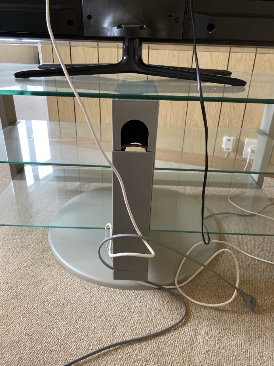 Mobili TV: TV-Möbel Metall und Glas – Usato da Urdorf venduto da Resumasa 2