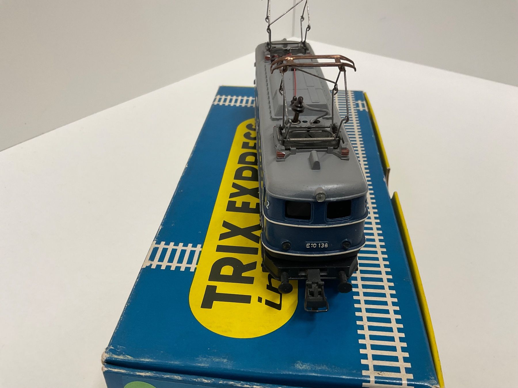 Trix Modellini di ferrovie: Trix Express 2443 E10 138 DB Bespielt mit OVP in DC – Usato da Chur venduto da Chur75 1