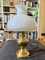 Wertige Lampe aus Messing und Glas