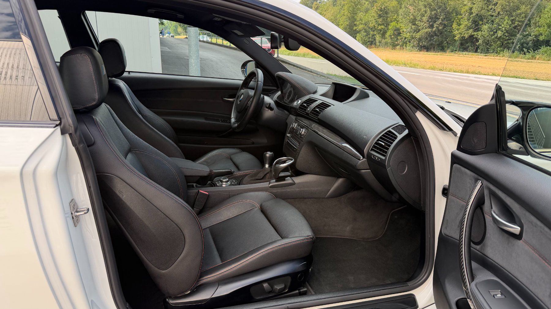 BMW Autos: BMW 1er M Coupé | 2. Hand | Unfallfrei | Keyless-Go | DAB – D'occasion à Schüpfen par rafe02 8