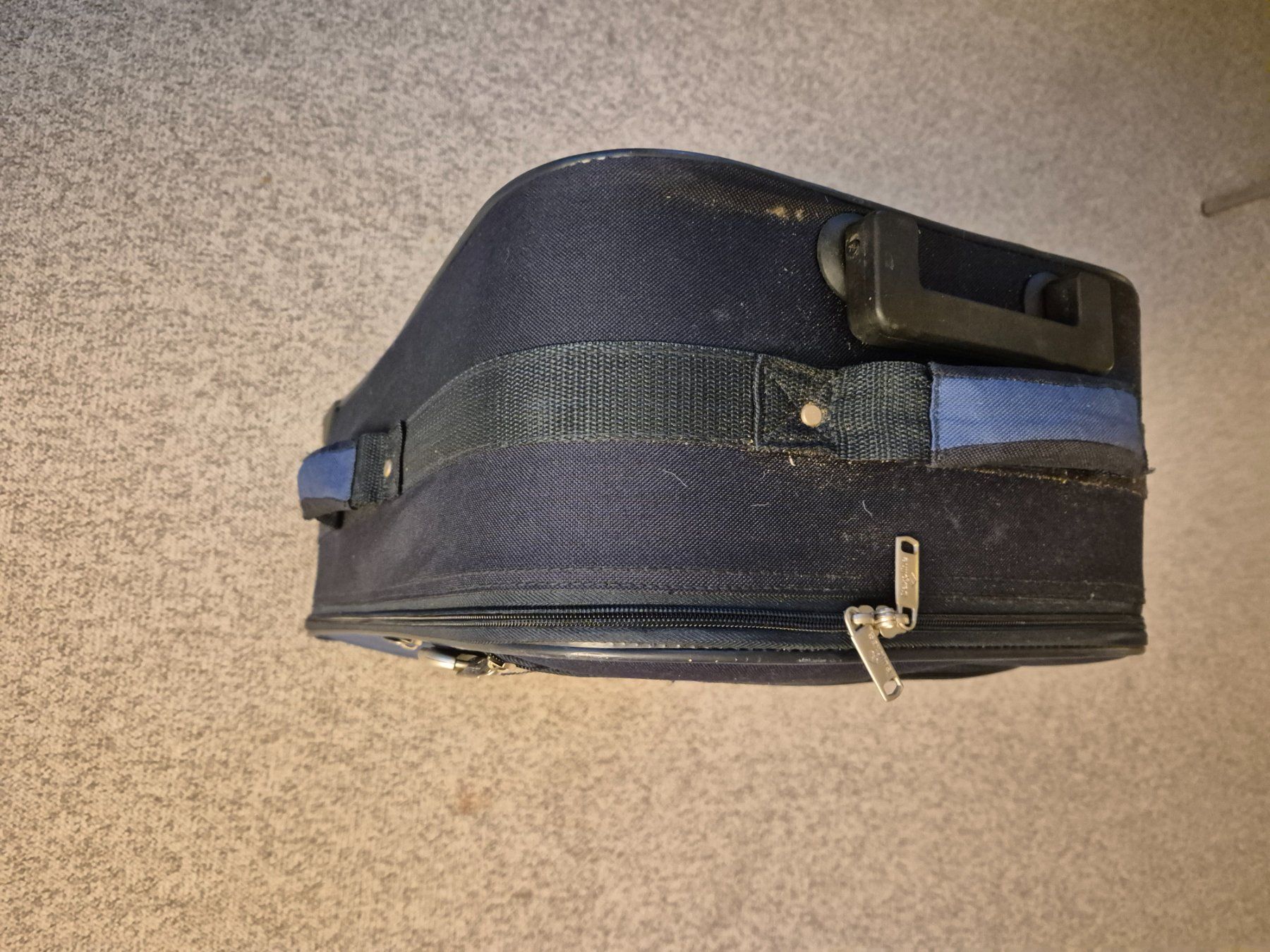 Valigie: Rollkoffer mit Reissverschluss, leicht – Usato da Rudolfstetten venduto da Zenna1 5