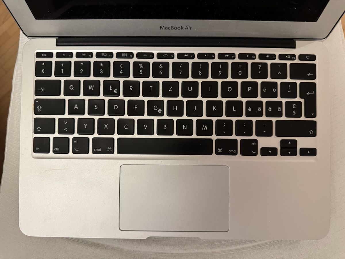 Apple Notebook: MacBook Air 11 Zoll  – Difettoso da Adliswil venduto da Busys 4
