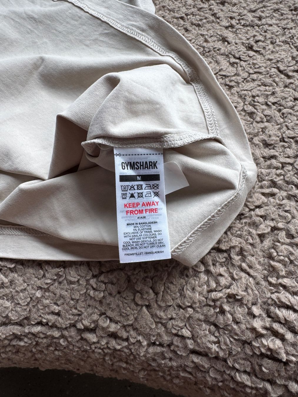 Gymshark T-shirt: Gymshark | T-Shirt – Nuovo (secondo la descrizione) da Horgen venduto da onur_5 4