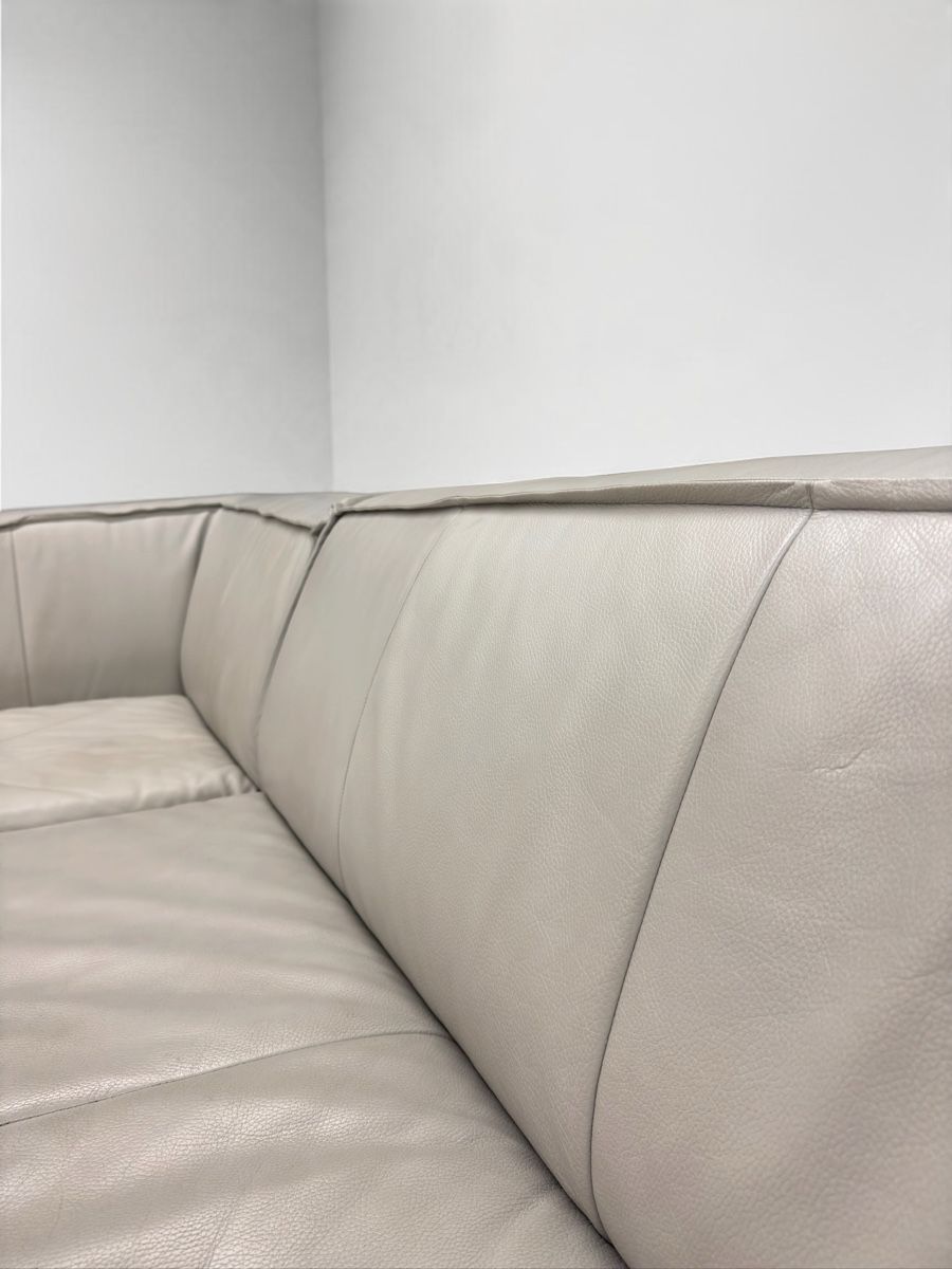 Sofas: Ecksofa aus hellgrauem Echtleder – D'occasion à Bachenbülach par Sofalab.swiss 8