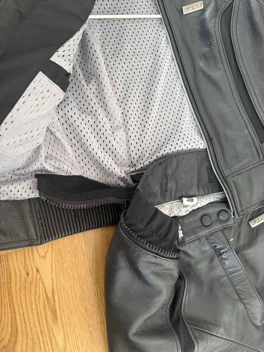 FLM Completi & Tailleur: FLM Motorrad Lederkombi Gr. 34/38 – Usato da Arth venduto da michelle_faessler 4